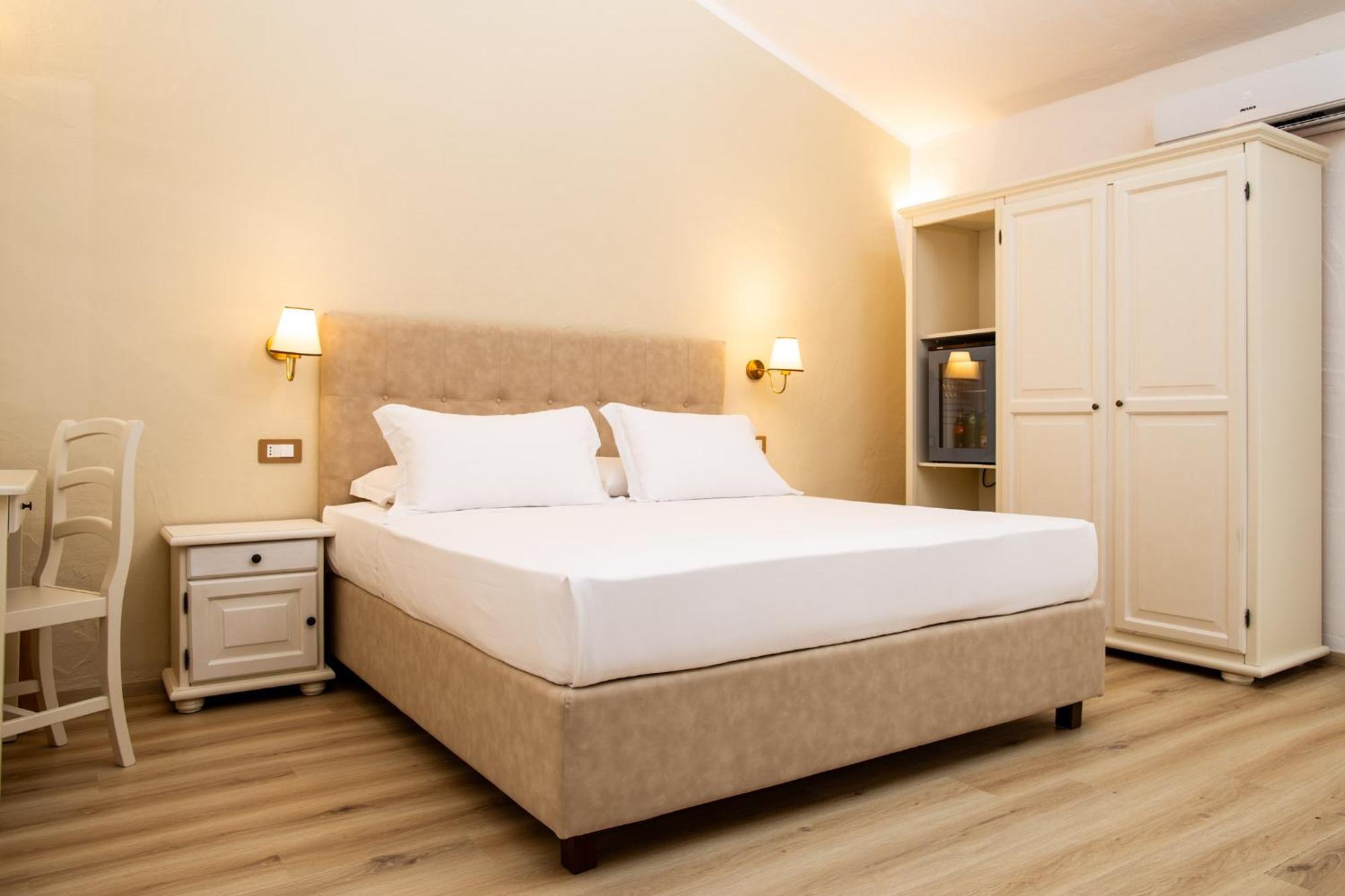 La Jacia Hotel & Resort Baja Sardinia Εξωτερικό φωτογραφία
